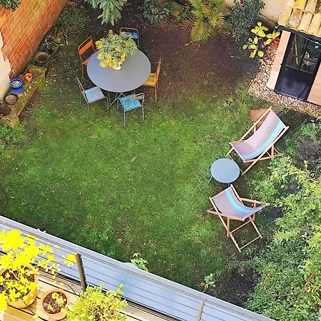 Holiday home Beautiful House With Garden In