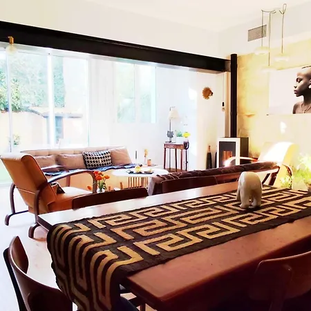 Beautiful House With Garden In