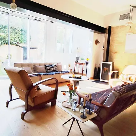 Дом отдыха Beautiful House With Garden In Бордо