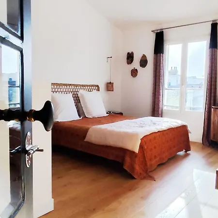 Beautiful House With Garden In 펜션 *