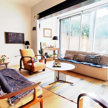 Beautiful House With Garden In 펜션 보르도